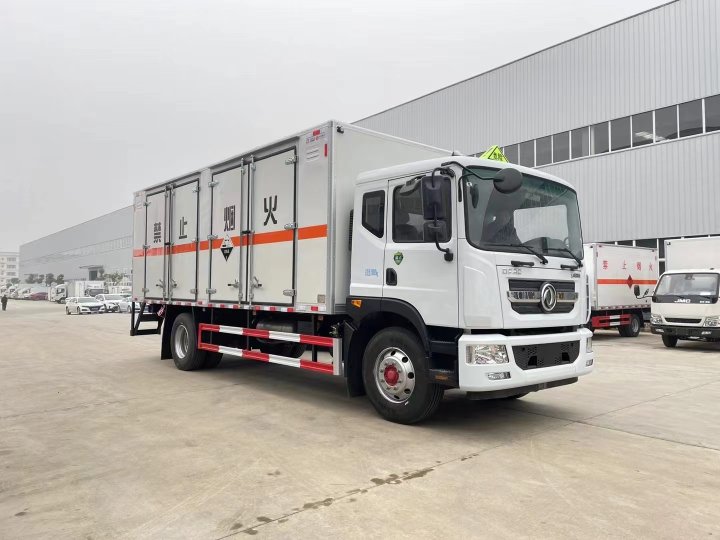 東風(fēng)多利卡（6.2米/6.8米）腐蝕品廂式車